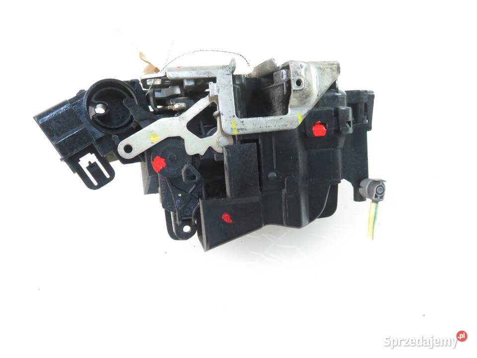 ZAMEK PRAWY PRZEDNI MERCEDES 208 2087200435 osobowe