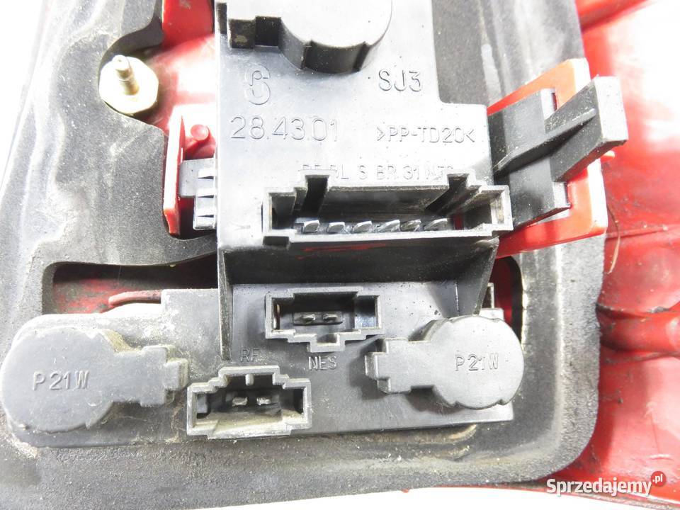 LAMPA LEWA TYLNA VW GOLF IV Variant 1J9945075P Oświetlenie