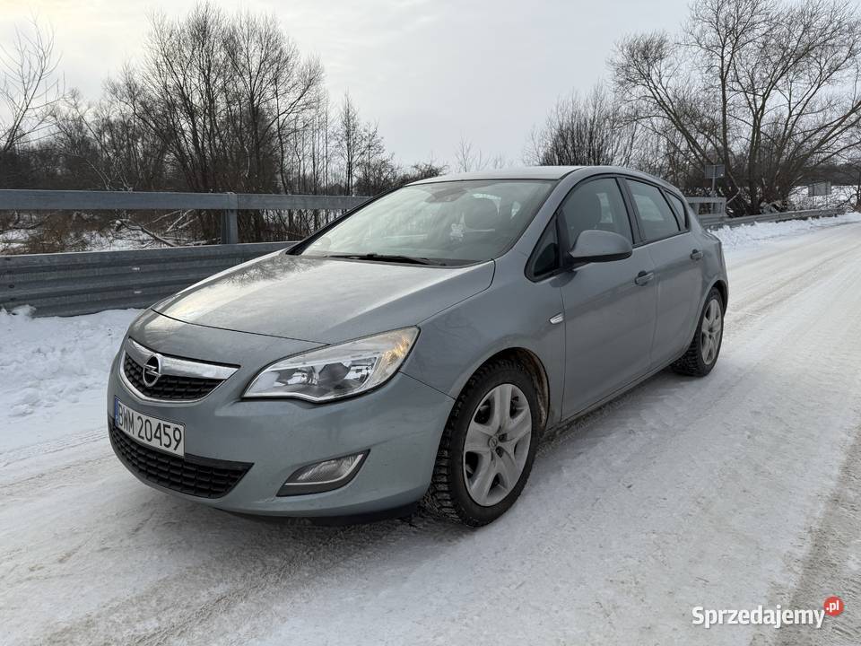 Opel Astra J nieuszkodzony Czyżew
