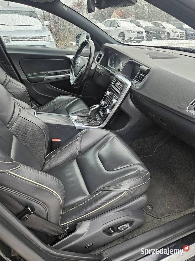 Volvo V60 RDesign 24 DieselHybrid4x4 wyposażenie Wrocław