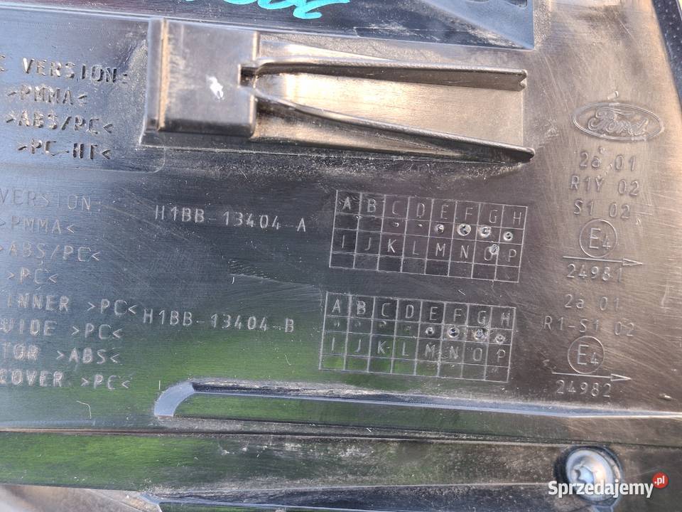 FORD FIESTA MK8 LAMPA PRAWY TYŁ PRAWA TYLNA Bieleń