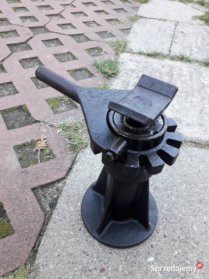 Zabytkowy podnośnik śrubowy mazowieckie