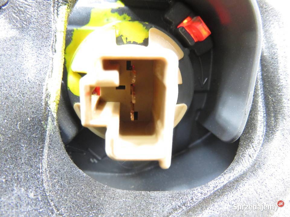 LAMPA LEWA TYLNA TOYOTA AVENSIS VERSO M2 sprzedam