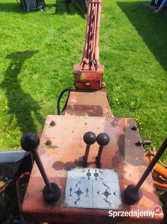 Koparka zawieszana Haka 2100 do ciągnika Radom