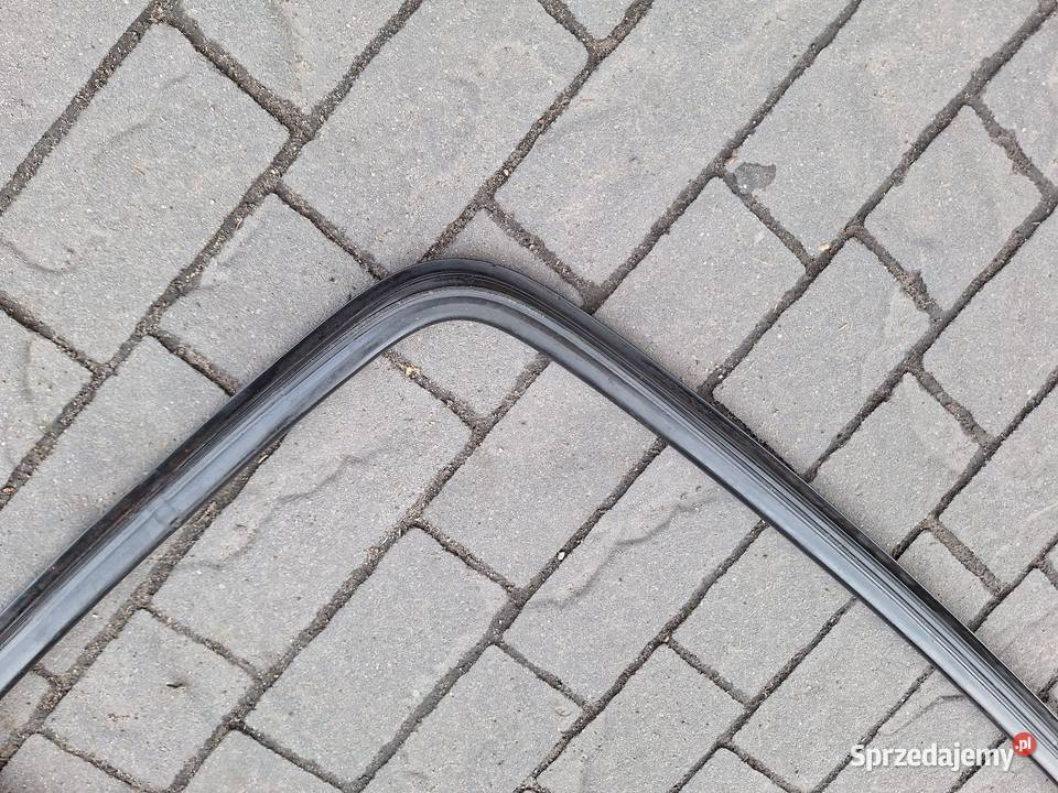 Fiat 126p uszczelka z klinem tył