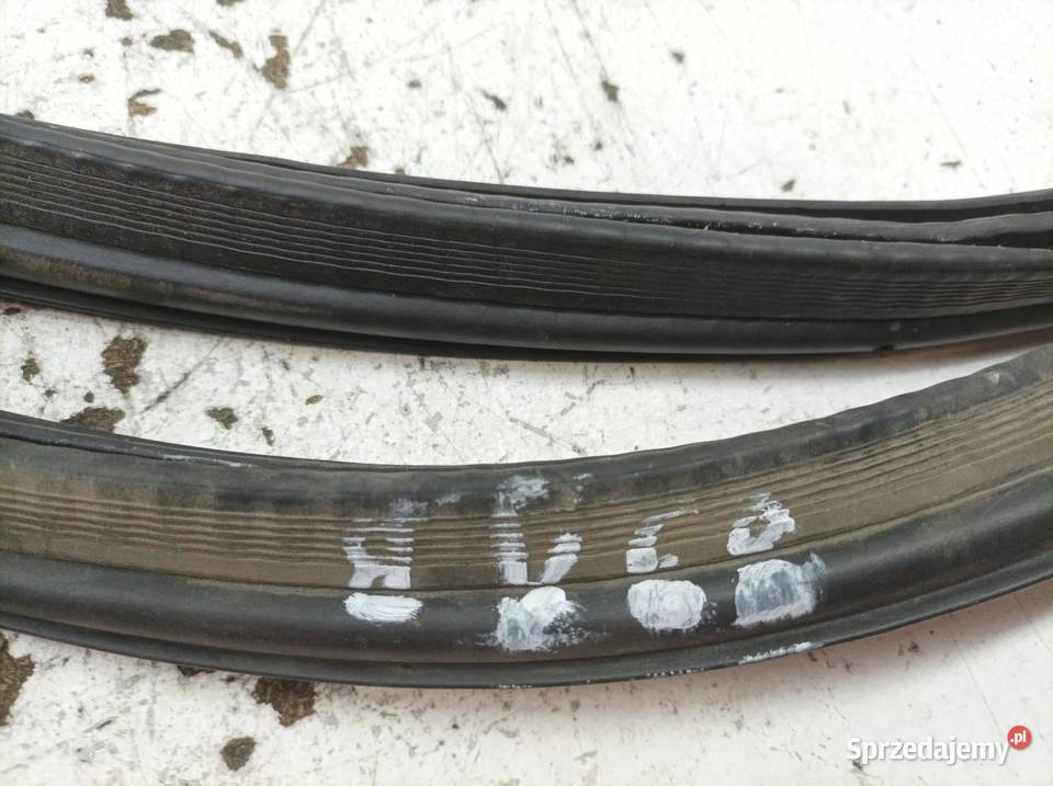 USZCZELKA KLAPY BAGAŻNIKA KAROSERYJNA KOMBI SW Uszczelki