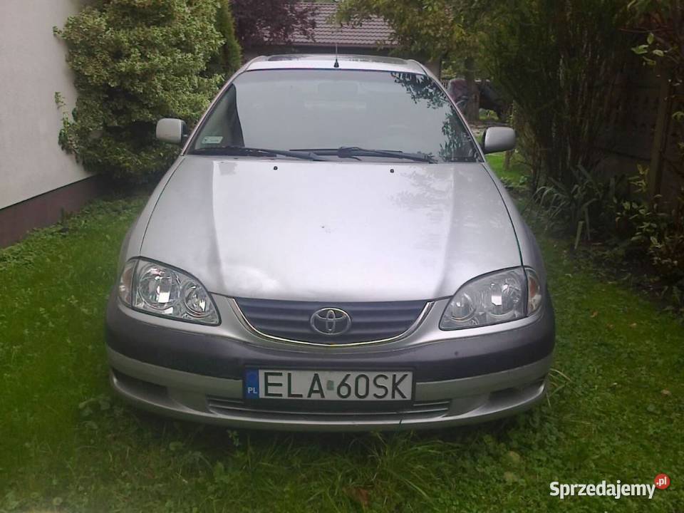 Toyota Avensis 2000r 2.0 Srebrny z Hakiem, Sedan