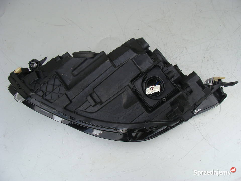 VW GOLF VIII 8 LAMPA PRZEDNIA PRAWA LED