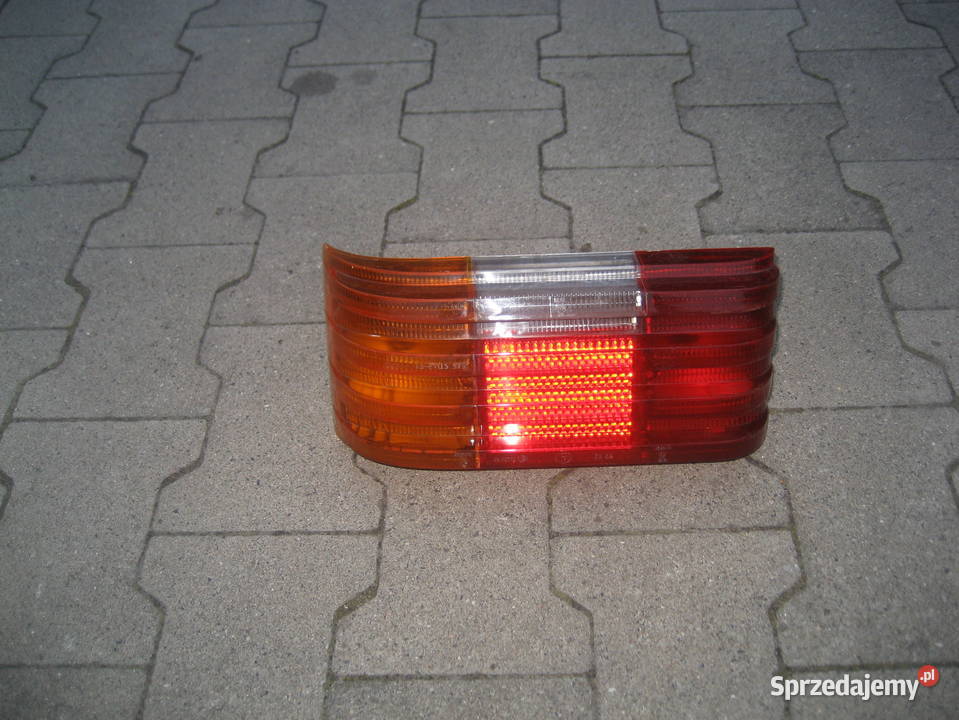 mercedes 114 115 w114 lampa tył prawa Lampy tylne Rakoniewice