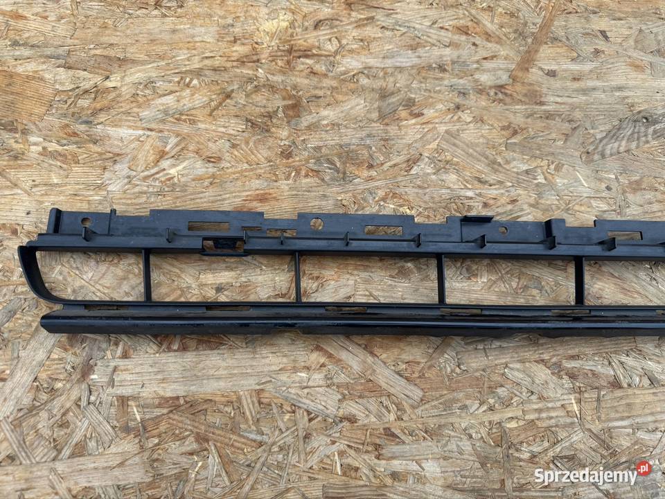 Środkowa kratka zderzaka przód Audi a4 b9 1619