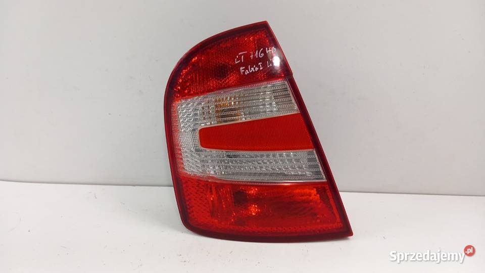 SKODA FIABIA I LIFT HB LAMPA TYŁ LEWA Zbierkowo
