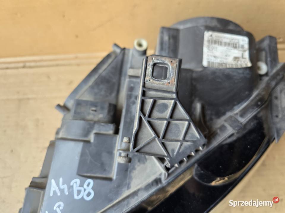 AUDI A4 B8 lampa reflektor przód przedni xenon Lampy przednie Legnica
