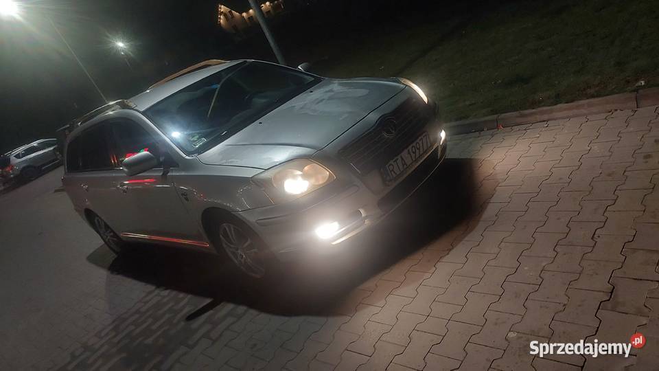 Avensis 7 lat w jednych rekach 126KM Nasutów