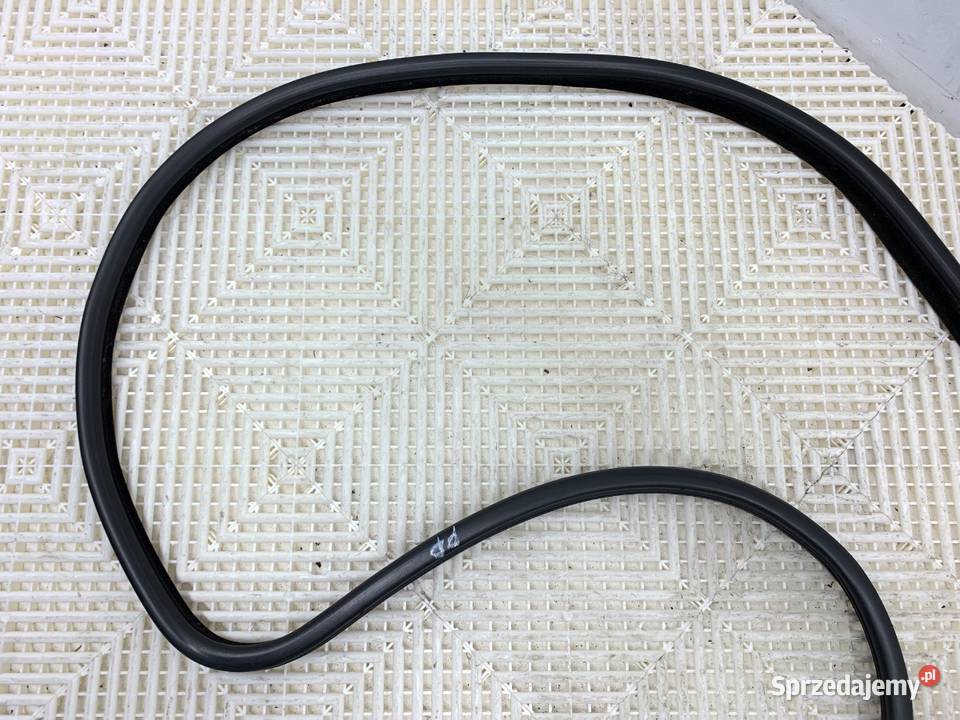 USZCZELKA DRZWI PRZÓD PRAWA BMW E71 SUV 0714