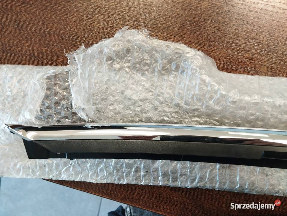 Listwa górna grilla chrom Mercedes W447 Zelów