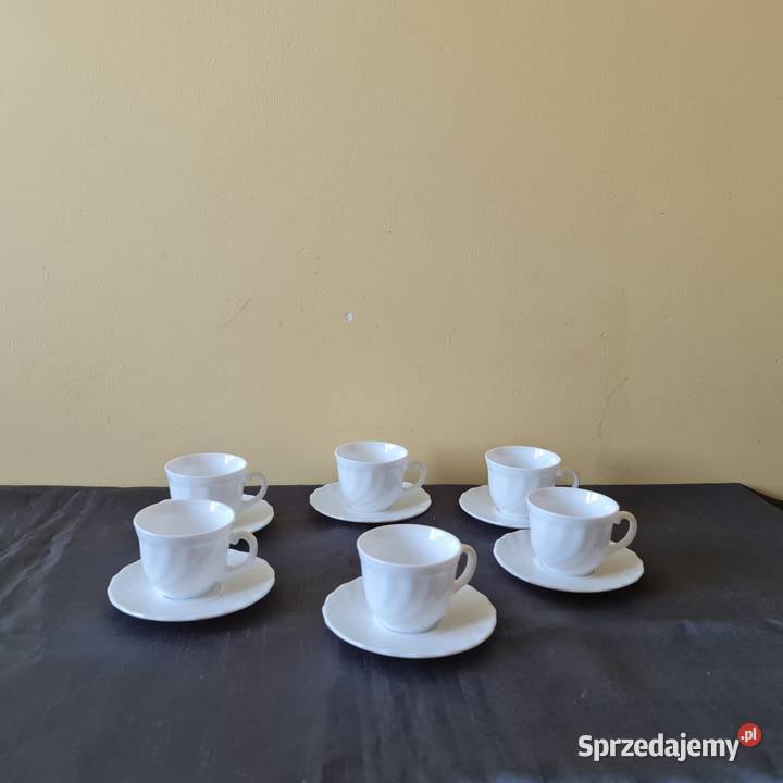 Filiżanki ze spodkiem ARC FRANCE