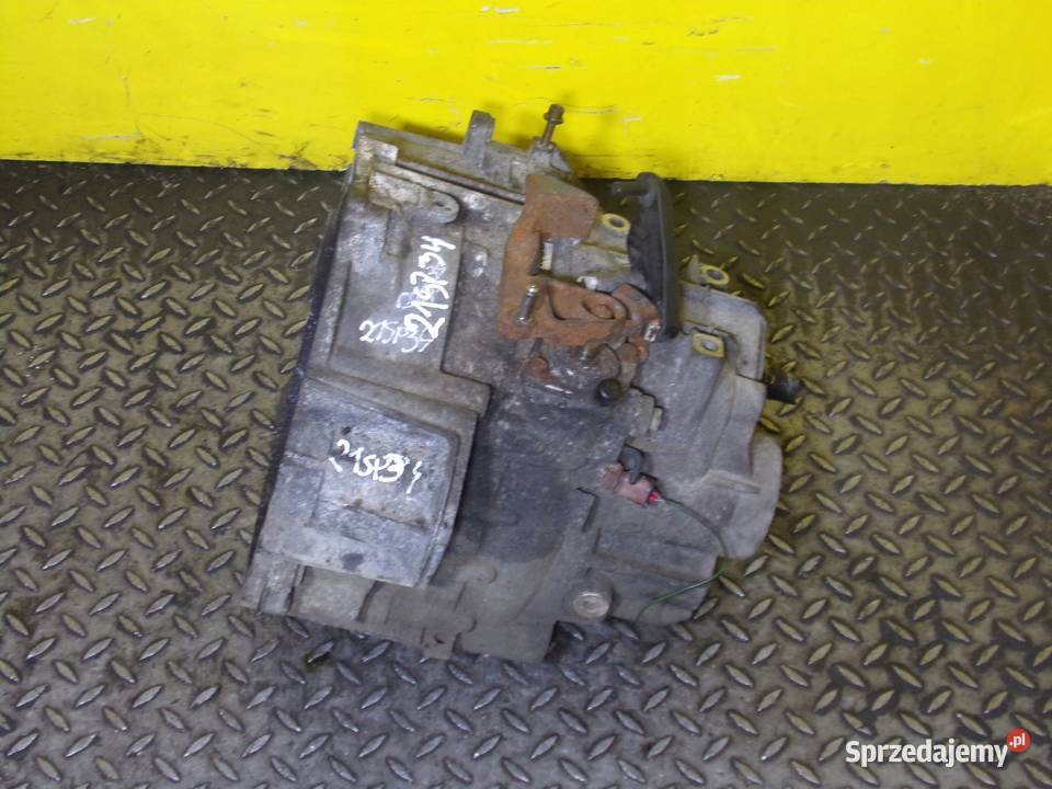 SKODA YETI 18 TSI 13r 160 skrzynia biegow 6 4x4 osobowe