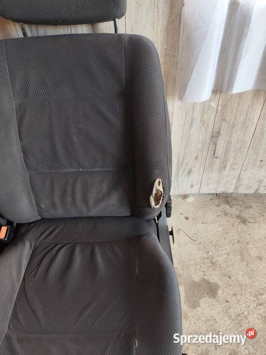 Fotele kanapa audi 100 sedan osobowe Krosno sprzedam