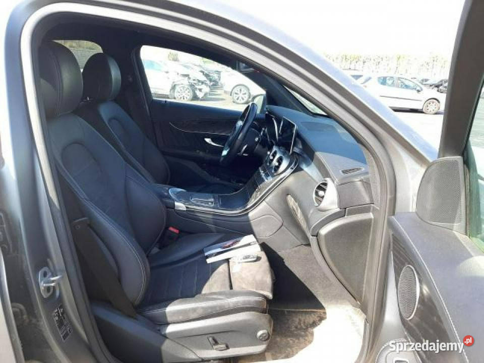 Mercedes GLC 300 MercedesBenz GLC 300 2021 I isofix Gdynia
