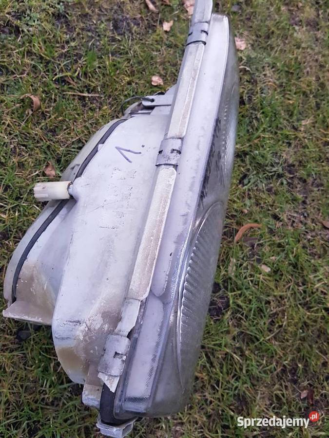 Mercedes 123Lampa przedniaprzód 1Reflektor