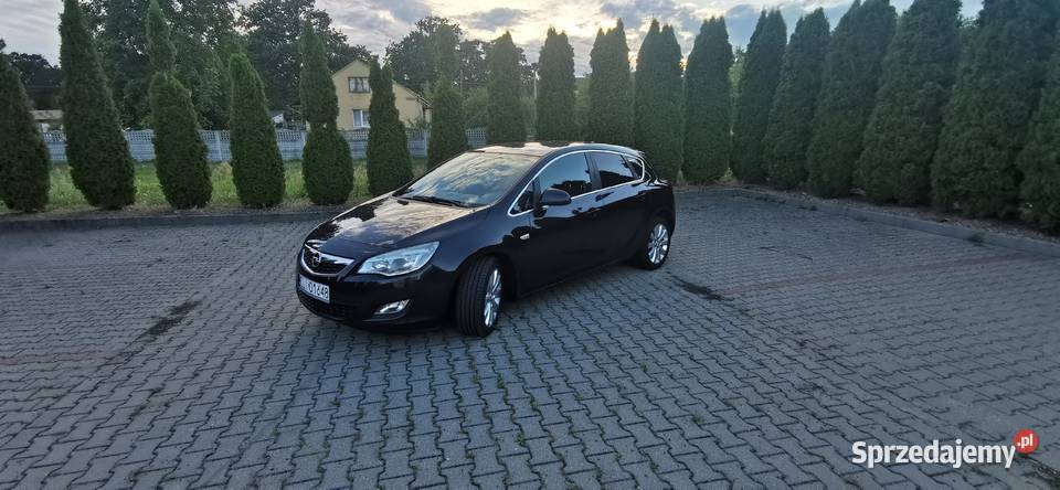 Astra J Cosmo 2011 17 cdti