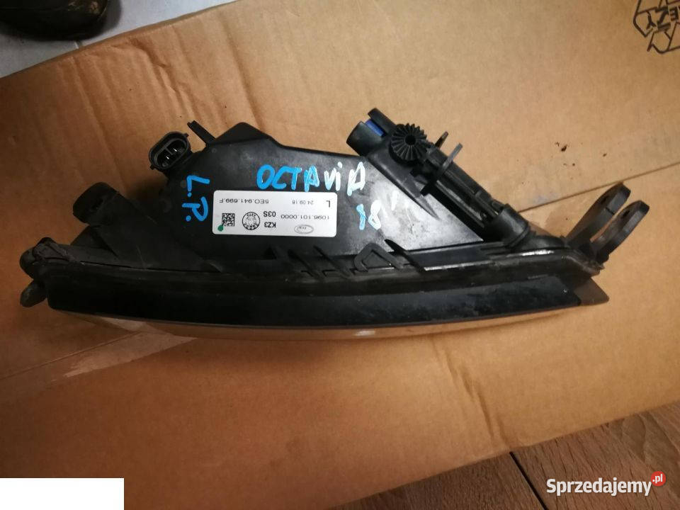 Skoda octavia 2018 lift Halogen przód lewy Kozubszczyzna
