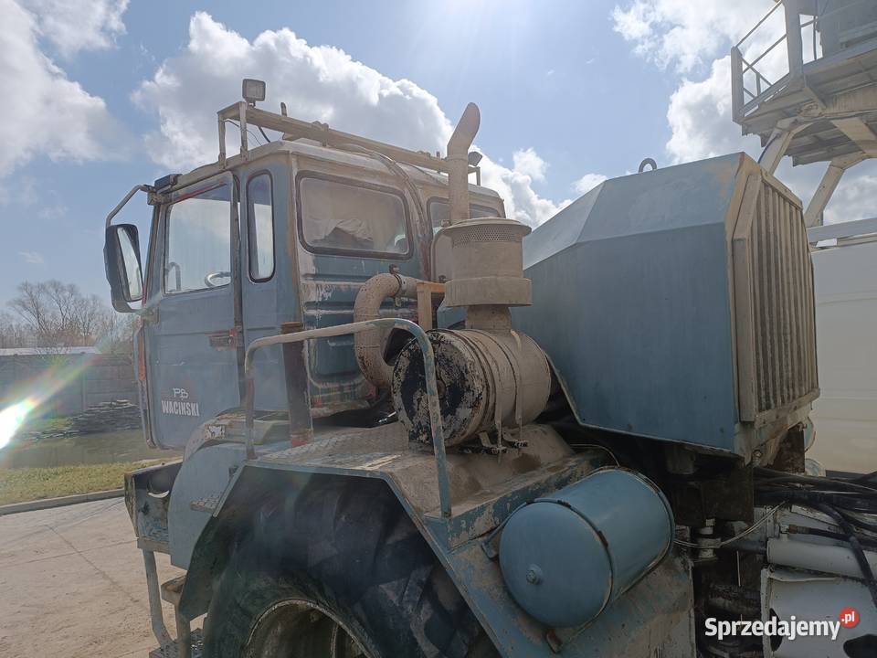 Rozsypywacz spoiwa Panien PR30517 6x6 17m3 Kiełpino