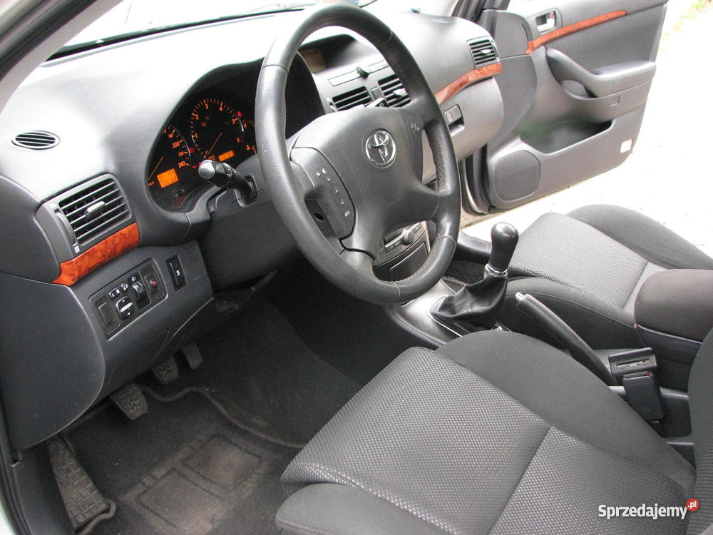 Toyota avensis Hatchback 20 D4D diesel sprowadzony Katowice