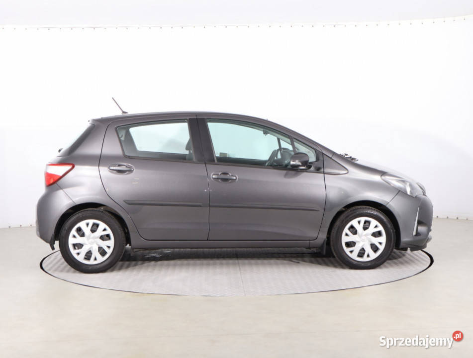 Toyota Yaris 15 Dual VVTi Rok produkcji 2019 Piaseczno