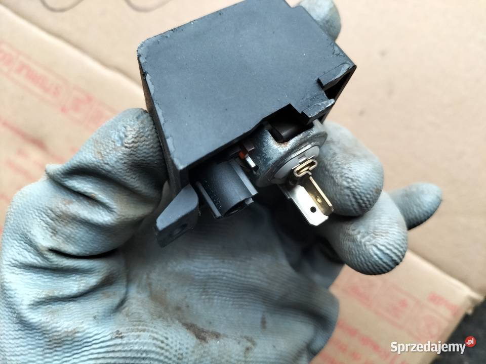 AUDI A6C4 A6 C4 GNIAZDO ZAPALNICZKI Pozostałe Kamień-Kolonia sprzedam