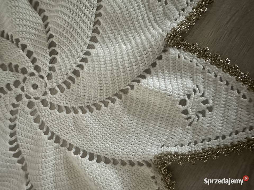 Serweta szydełko gwiazdka ze złotym brzegiem Łódź