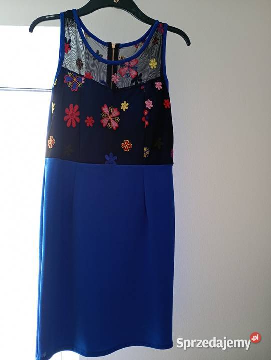 Sukienka w kwiaty lubelskie Okrzeja