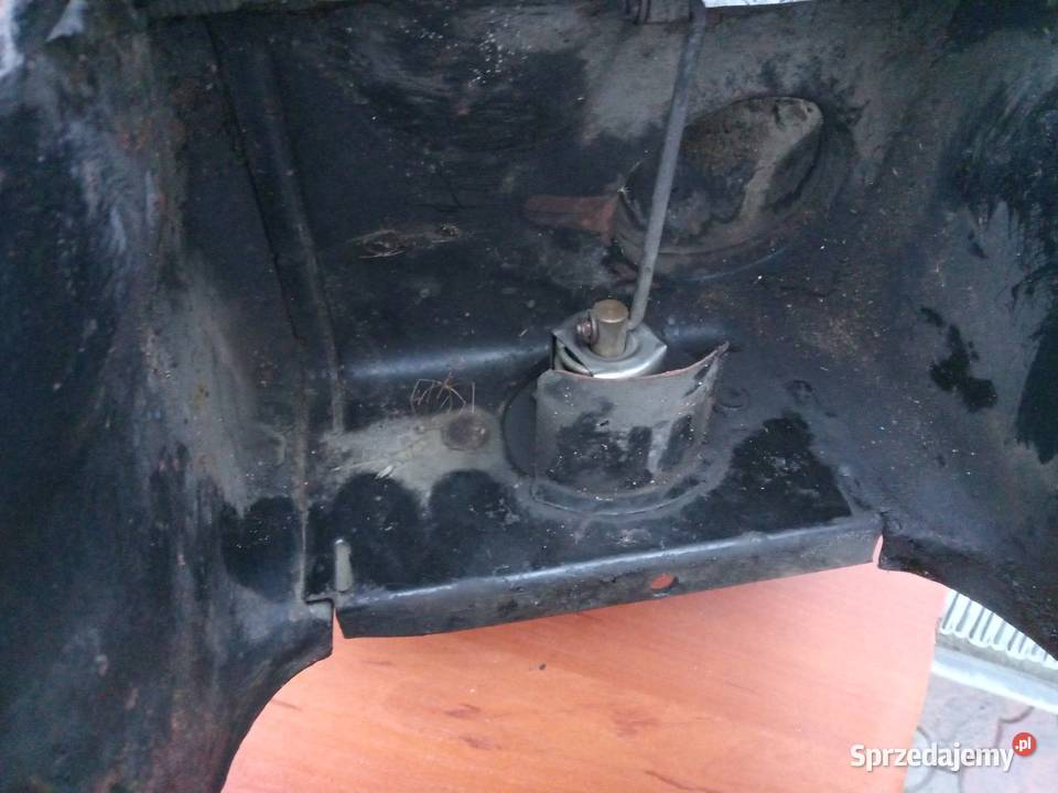 Fiat 126p oblachowanie silnika wersja pradnica Stalowa Wola