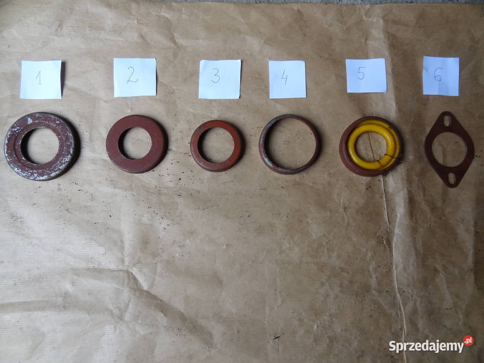 Pokrywa łożyska Bizon nowe oryginał czytaj Do kombajnów Rzeszów sprzedam