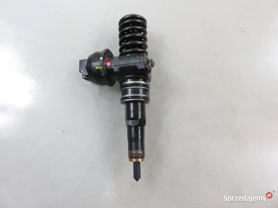 POMPOWTRYSKIWACZ VW GOLF PLUS 19 TDI 038130073AG osobowe