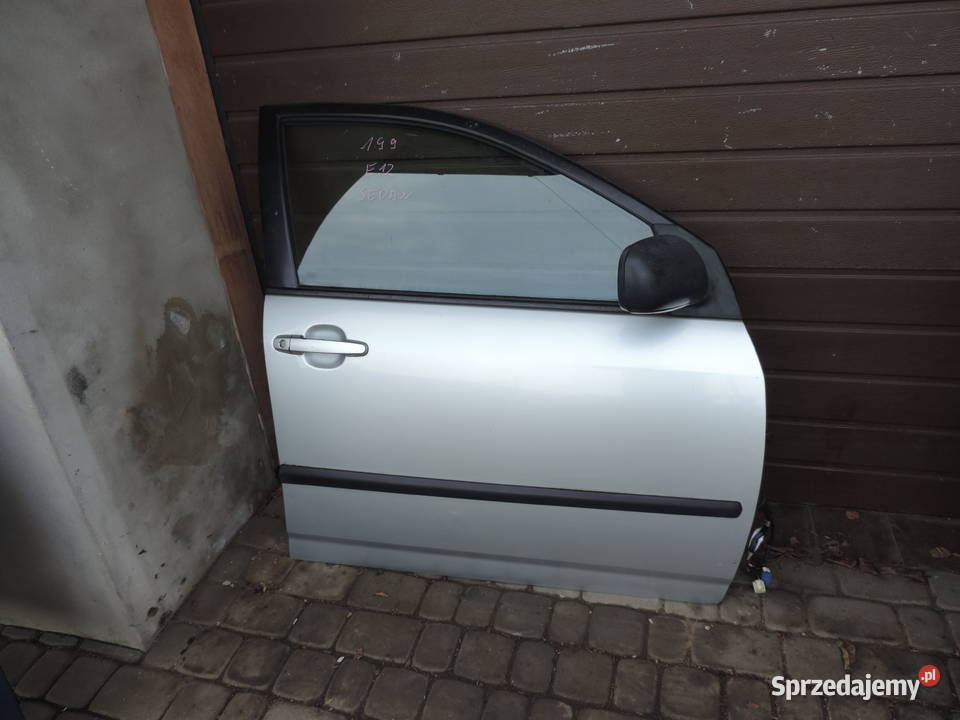 TOYOTA COROLLA E12 SEDAN DRZWI PRAWY PRZÓD 199 Nowy Sącz sprzedam