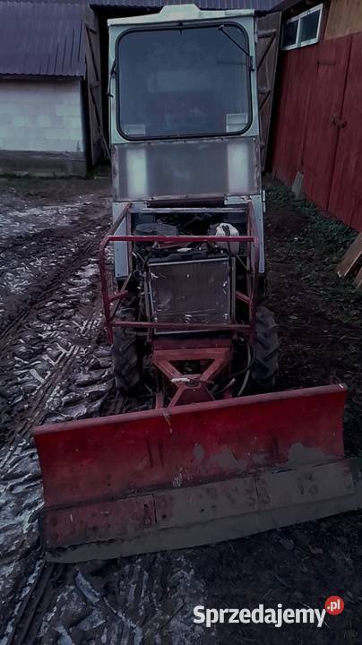 Traktor urwis KMZ 012 Makowlany