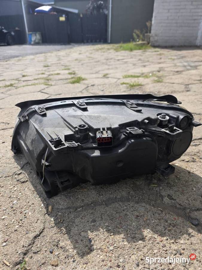Lampy przód Volvo S80 II Chodzież