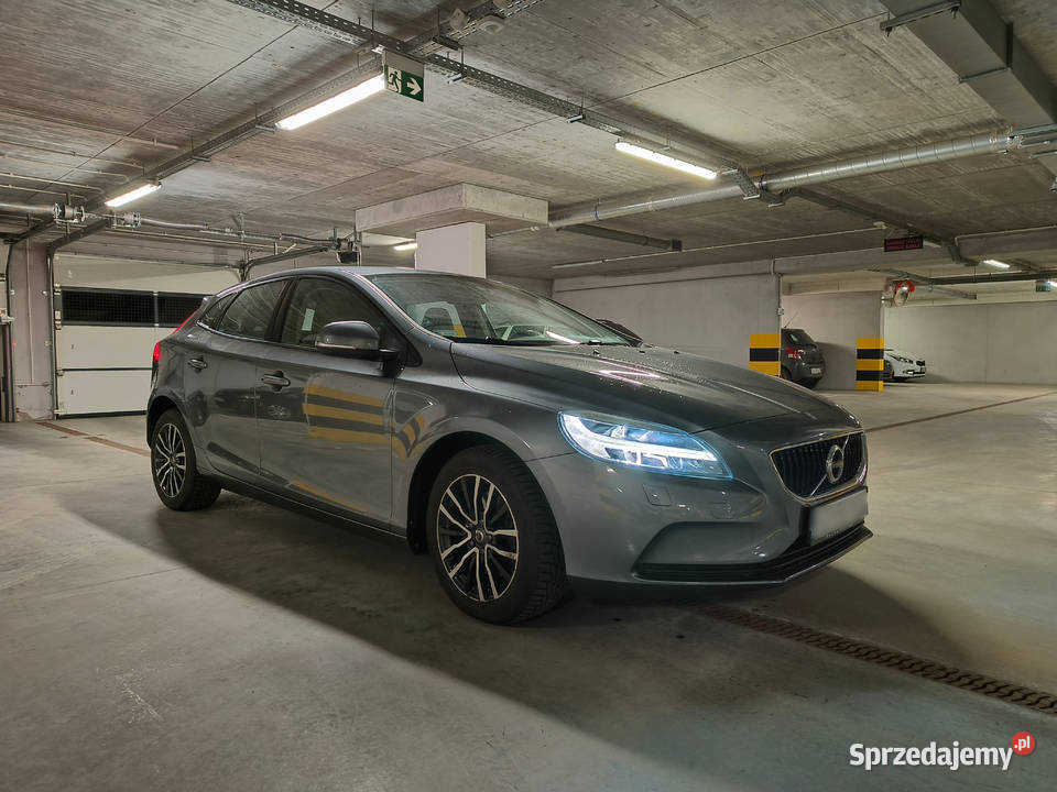 Volvo v40 Momentum 84 przebiegu Ozorków sprzedam