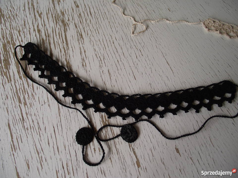NASZYJNIK OBRÓŻKA Z BAWEŁNIANEJ KORONKI Piła