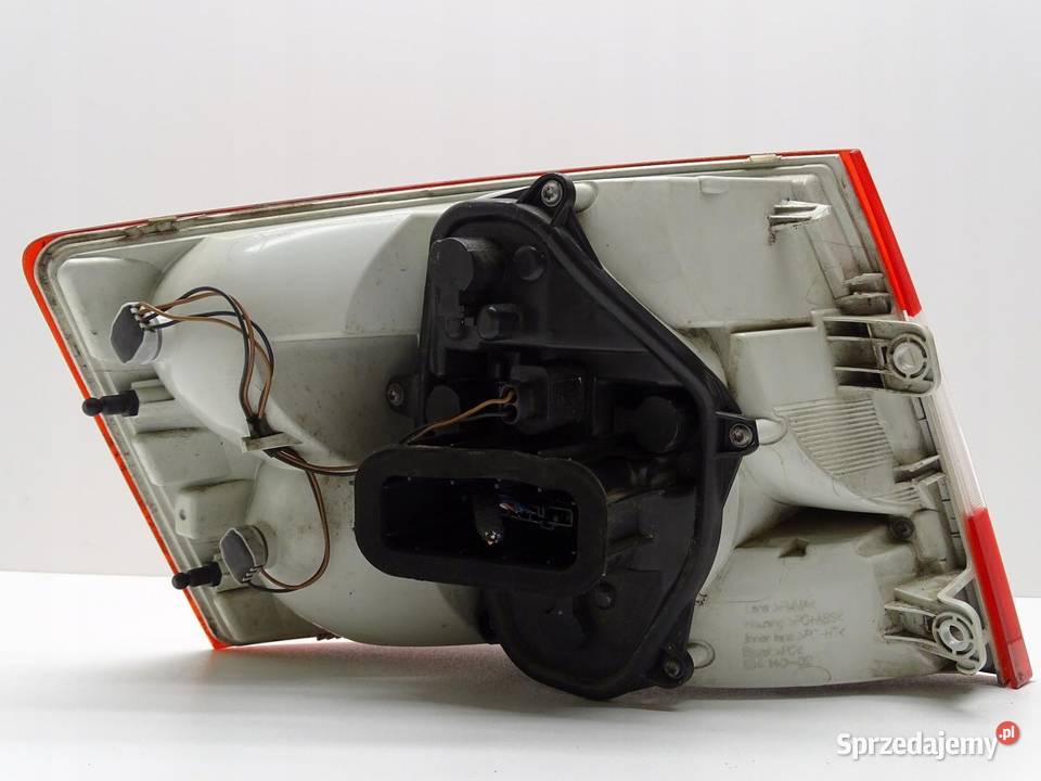 LAMPA PRAWA PRAWY TYŁ TYLNA SKODA OCTAVIA III