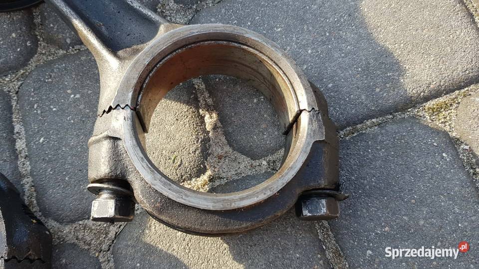 Korbowód z tłokiem Ursus c330