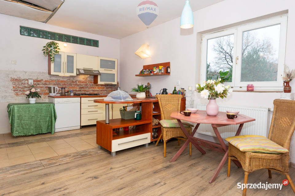 Dom z własnym stawem i wyspą pod Toruniem Obory