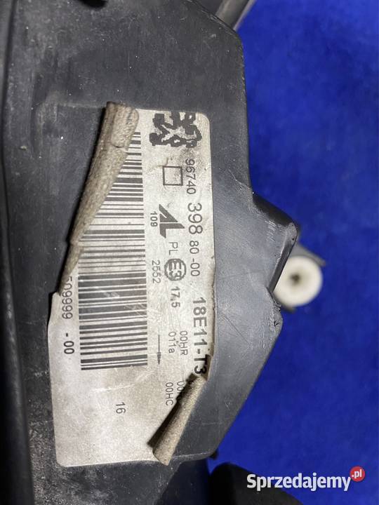 Lampa lewy przód Peugeot 308 T7 lift Wzdół Rządowy sprzedam