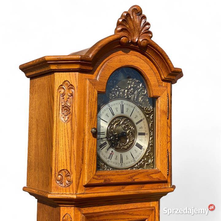 Zegar kwadransowy stojący w rzeźbionej dębowej Gryfice