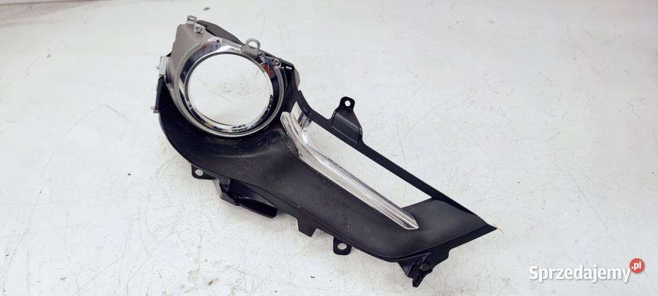 ŚRODEK REFLEKTORA XENON AUDI A3 8V 18157802 Przystajń