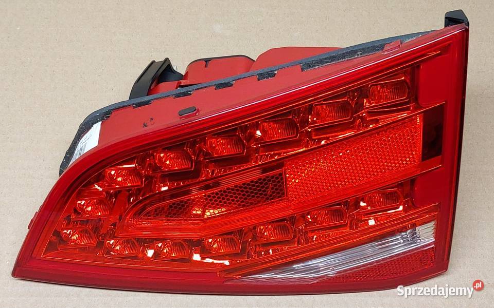 LAMPA TYŁ PRAWA W KLAPE AUDI A4 B8 0811 SEDAN sprzedam