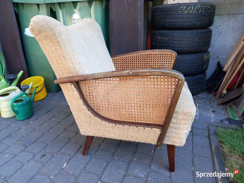 Stary fotel na sprężynach z rattanem vintage prl wielkopolskie Rawicz