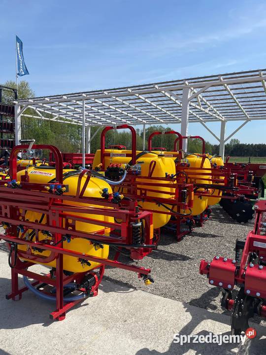 13 Opryskiwacz STRUMYK dowóz cała nieuszkodzony Pińczów