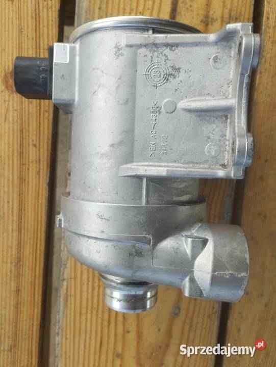 Pompa wody elektryczną Volvo 32441265 Skórzec sprzedam